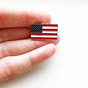 🇺🇸Patriotic USA American flag lapel pin